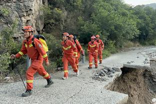 国安主帅祝贺球队生日：向团队以及球迷致敬，让我们继续努力